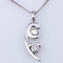 迪士尼925银电镀白金项坠 传递纯真与浪漫的情人节礼物